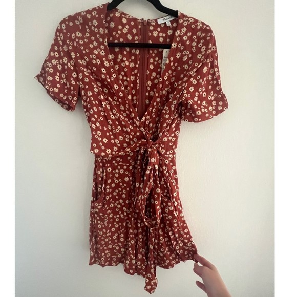 NEW Madewell Wrap-Front Romper in Orange Daisy Print - Picture 3 of 6